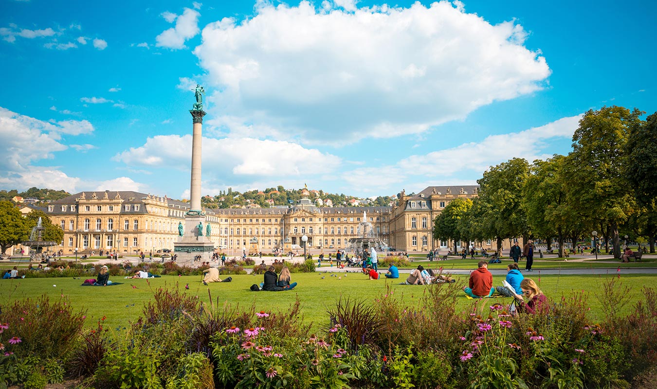 Stuttgart city with buildings and trees Keine Bildbeschreibung verfügbar